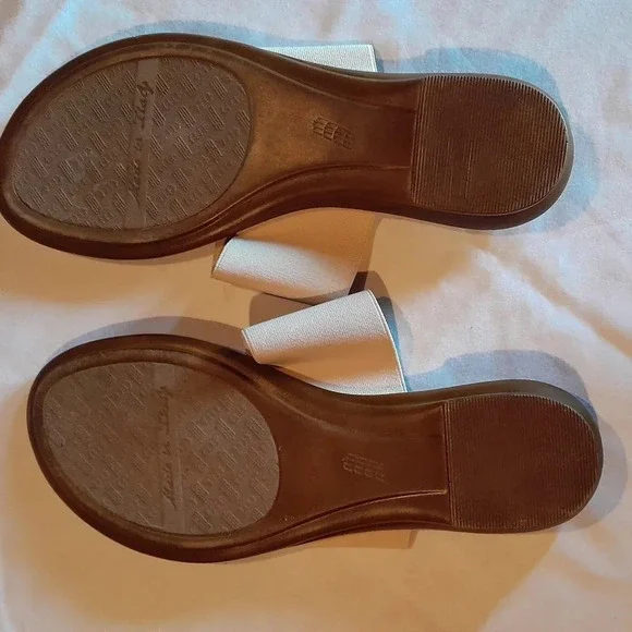 Italian Shoemakers Sandals - Picture 3 of 7